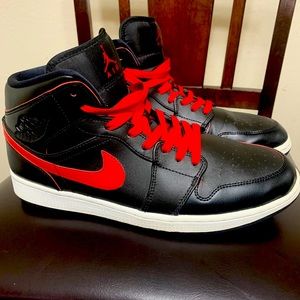 JORDAN RETRO 1’s MENS SIZE 11